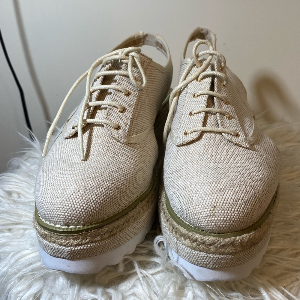 Shoe Dazzle Arden Wedge